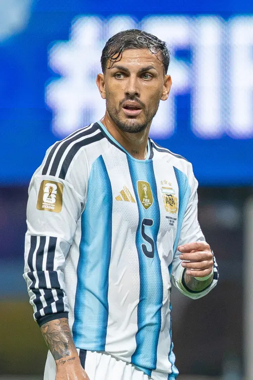 Argentina gây phẫn nộ vì thái độ khinh miệt nhà vô địch World Cup 3 Leandro Paredes và tranh cãi sau chung kết World Cup