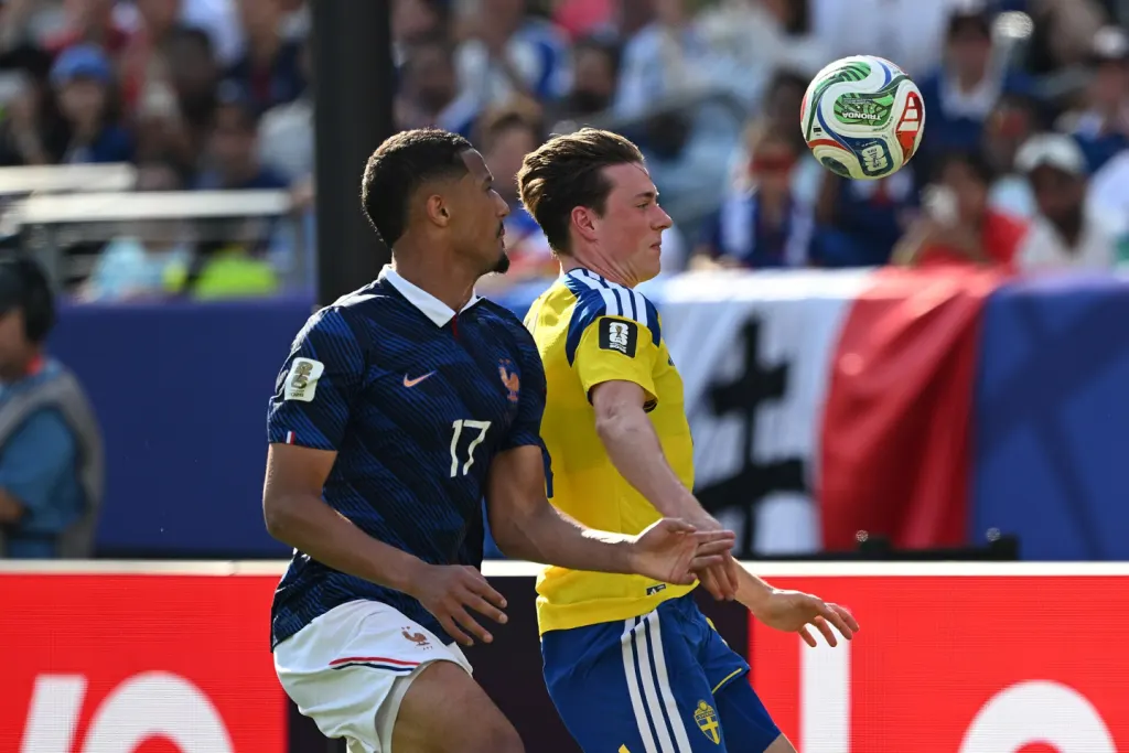 Cầu Thủ Pháp Nổi Bật: Chiều Sâu Và Phong Cách Của Les Bleus 2 Cầu thủ Pháp: william Saliba đại diện cho thế hệ cầu thủ Pháp hiện đại